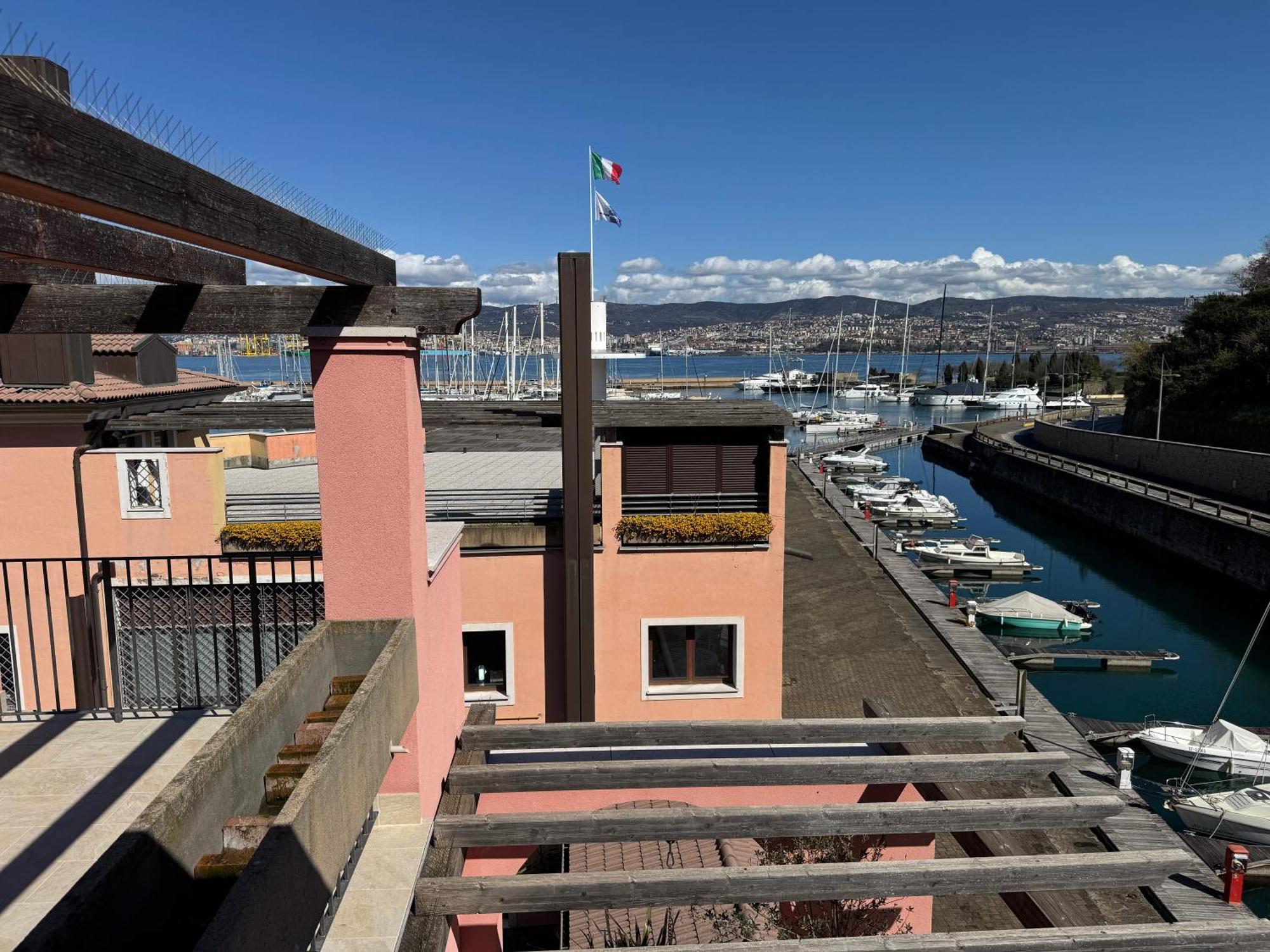 Apartment Giulia Múggia Buitenkant foto